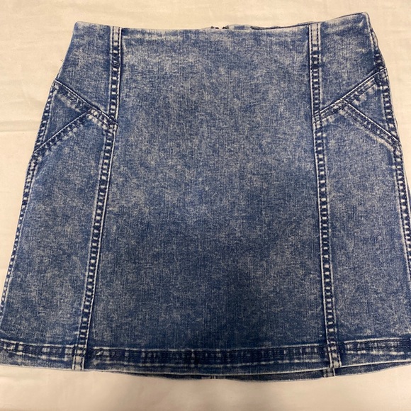 Short Denim Skirt - Picture 1 of 3